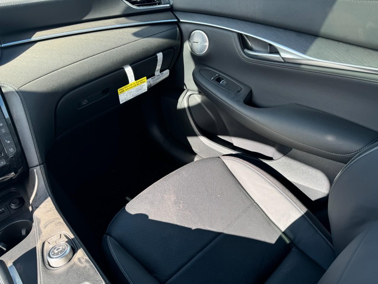 INFINITI QX55 Vehicle Full-screen Gallery Image 18