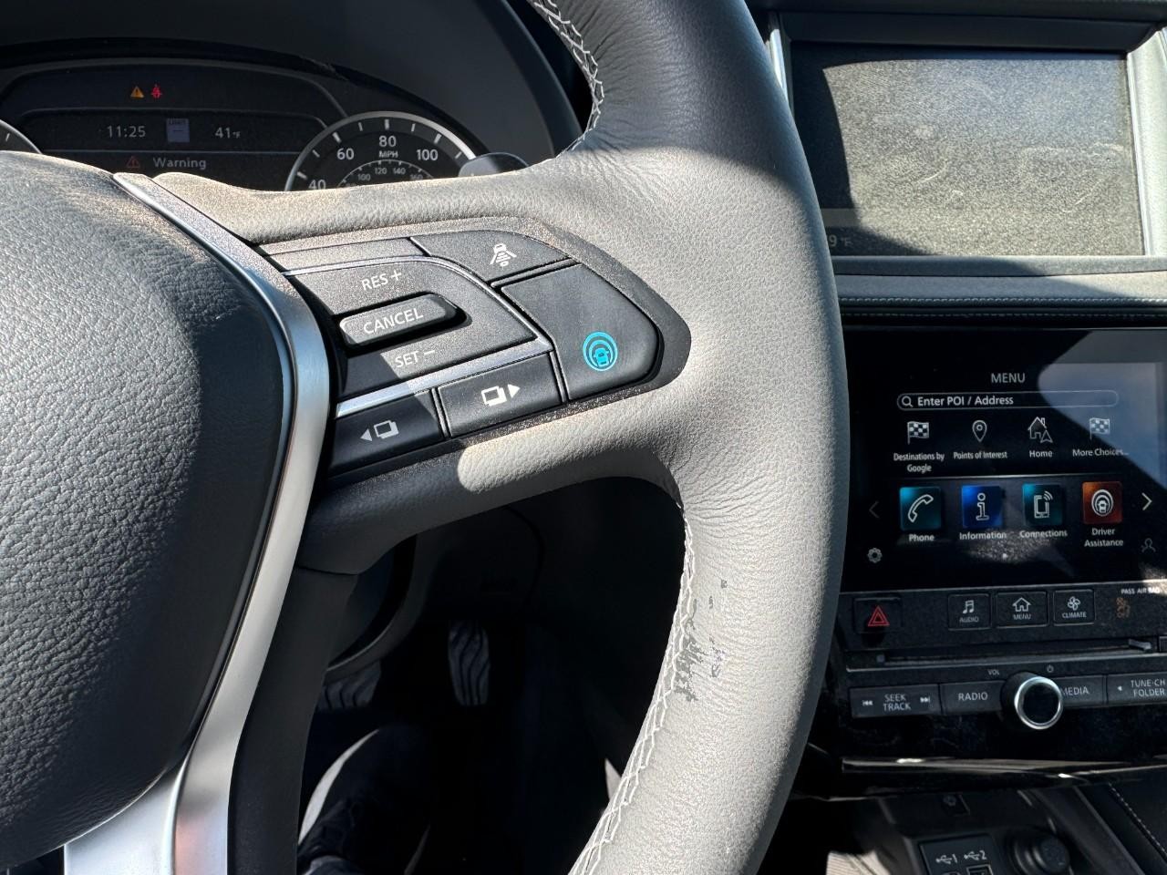 INFINITI QX55 Vehicle Full-screen Gallery Image 22