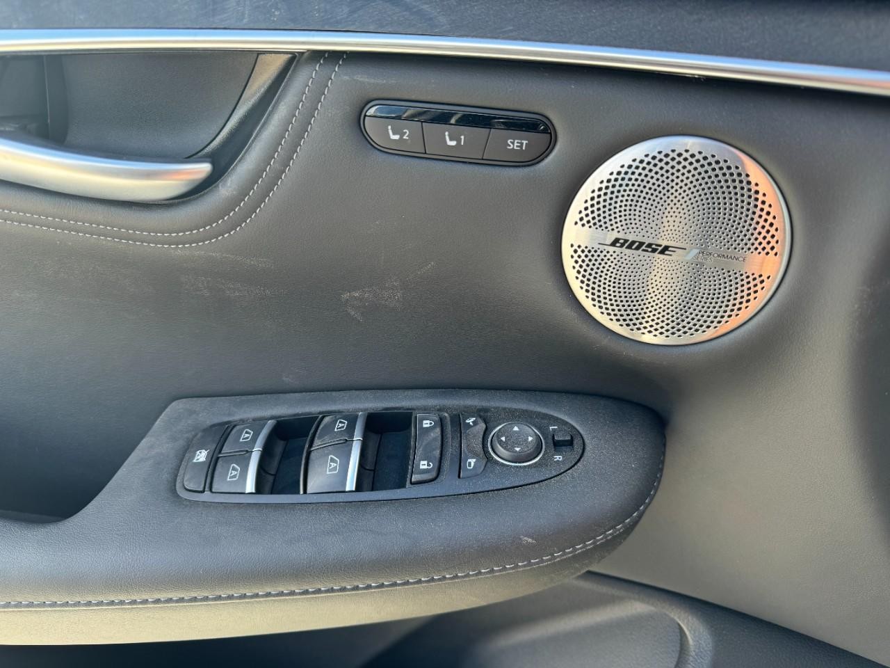 INFINITI QX55 Vehicle Full-screen Gallery Image 26