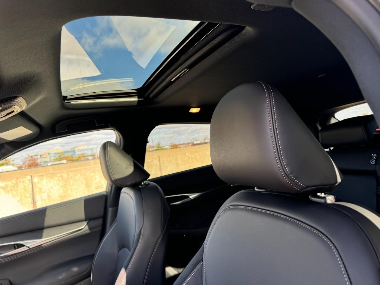 INFINITI QX55 Vehicle Full-screen Gallery Image 27