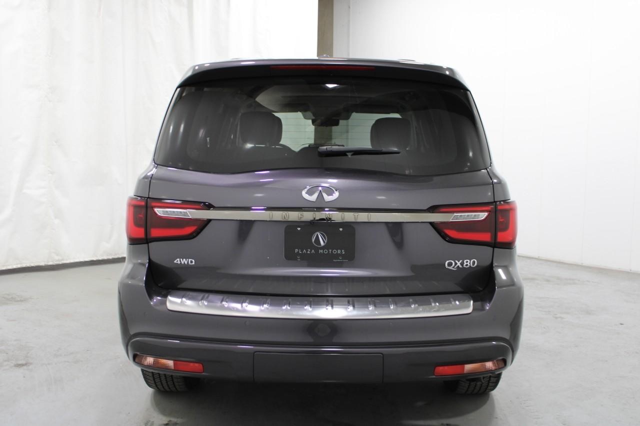 INFINITI QX80 Vehicle Full-screen Gallery Image 10
