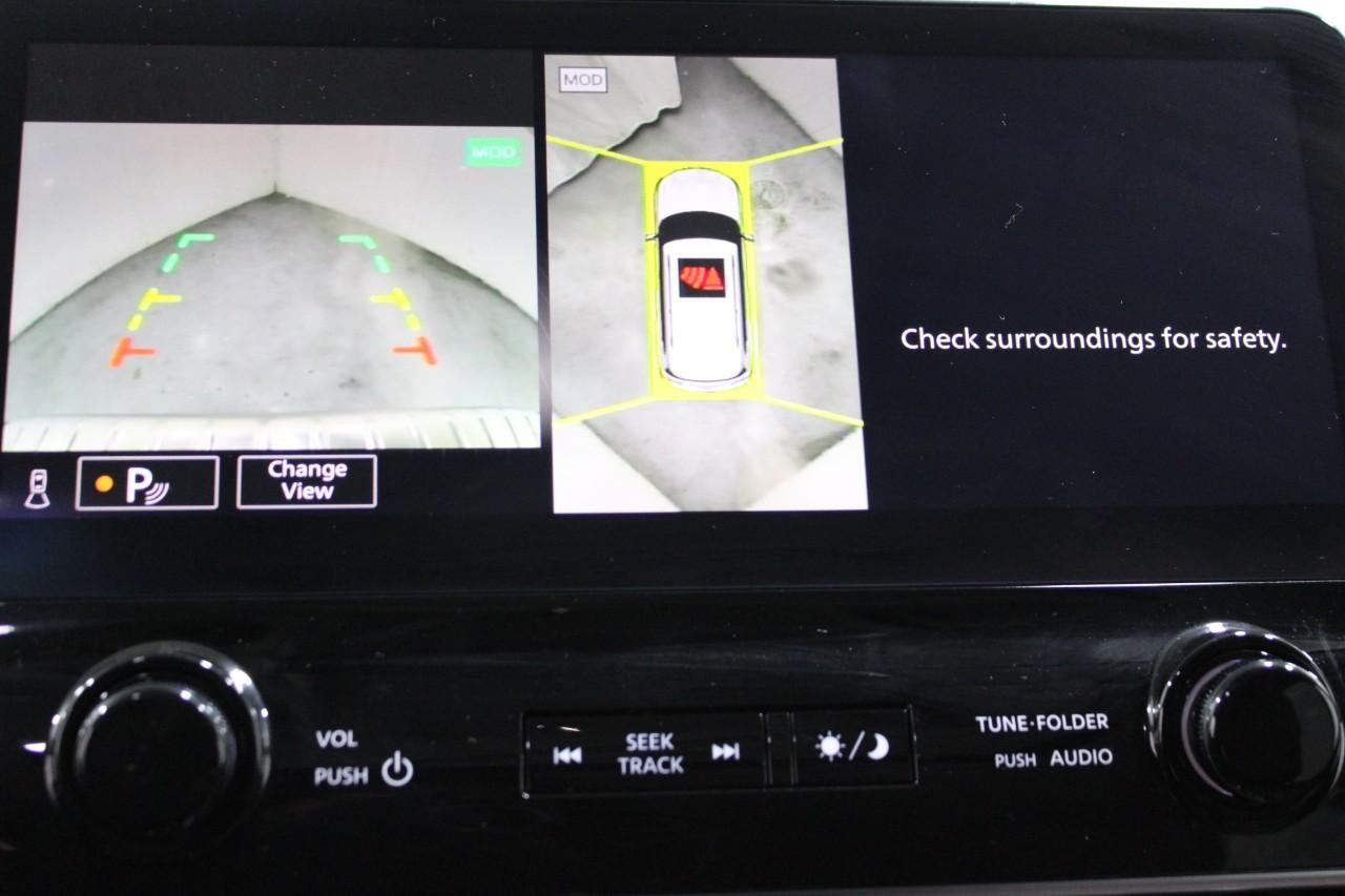 INFINITI QX80 Vehicle Full-screen Gallery Image 28