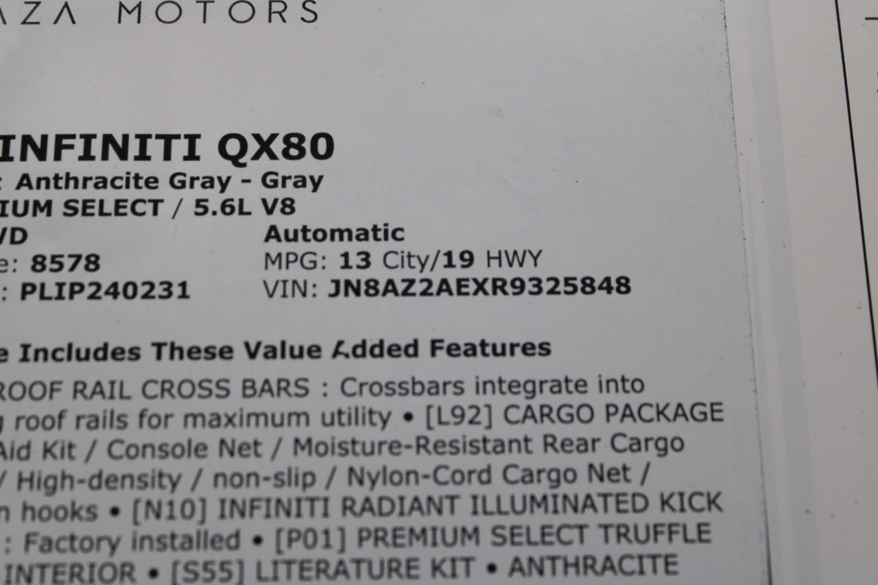 INFINITI QX80 Vehicle Full-screen Gallery Image 36