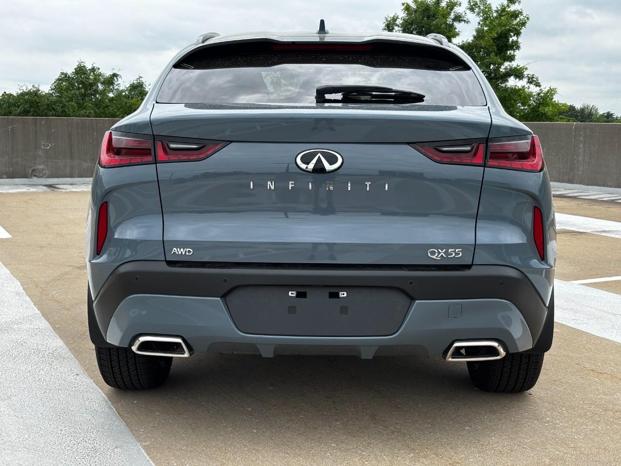 INFINITI QX55 Vehicle Full-screen Gallery Image 10