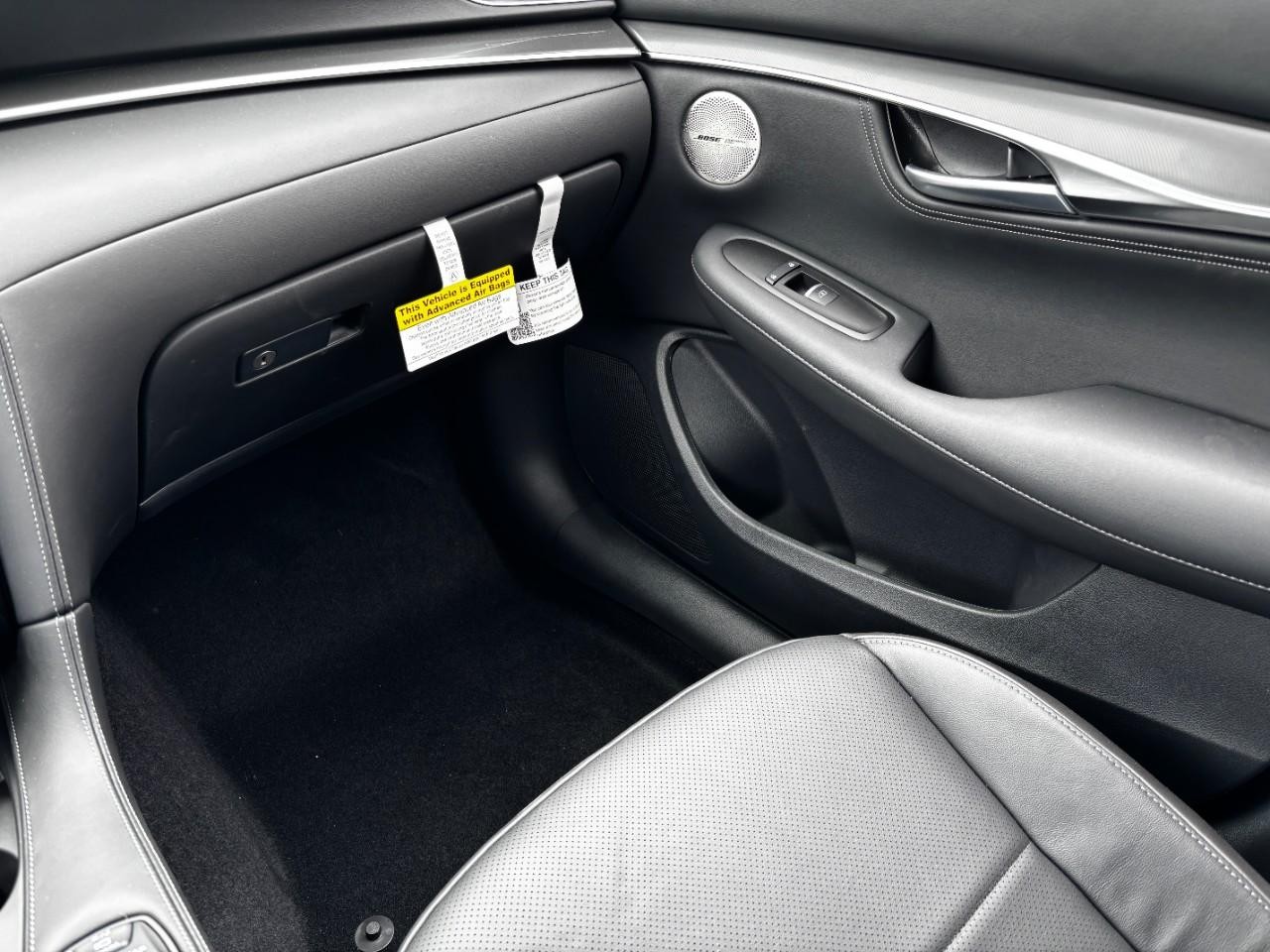 INFINITI QX55 Vehicle Full-screen Gallery Image 19