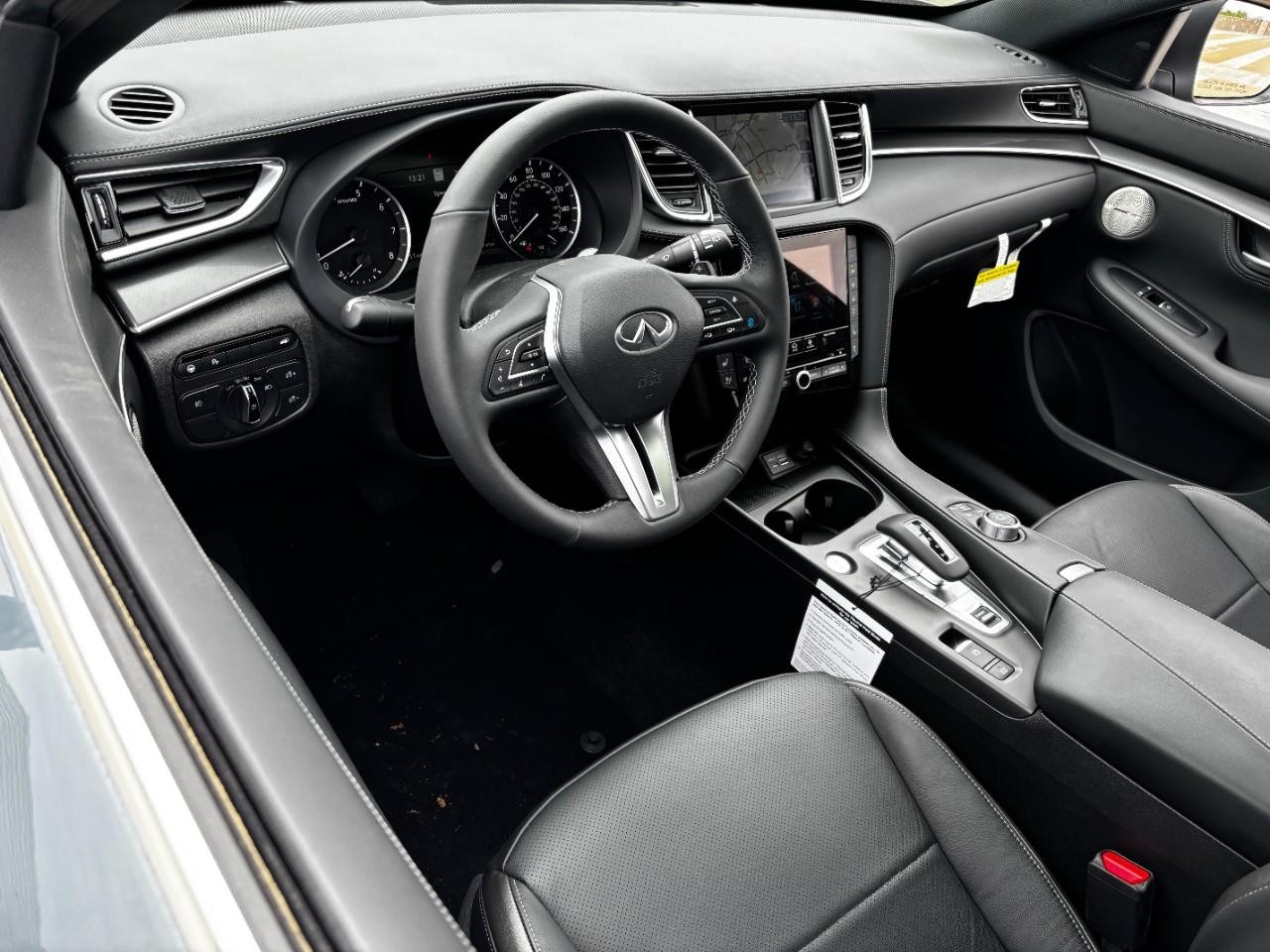 INFINITI QX55 Vehicle Full-screen Gallery Image 20