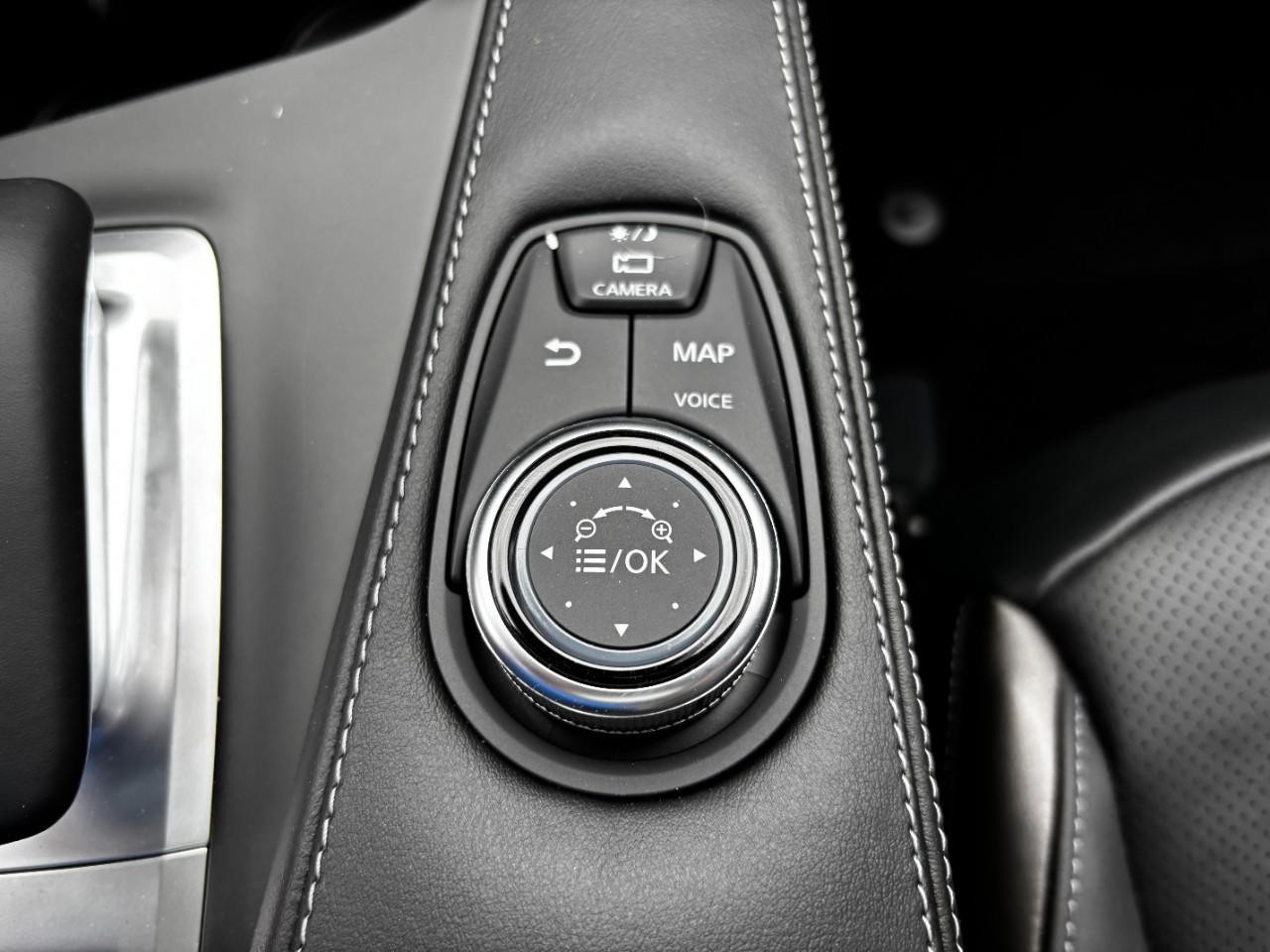 INFINITI QX55 Vehicle Full-screen Gallery Image 30