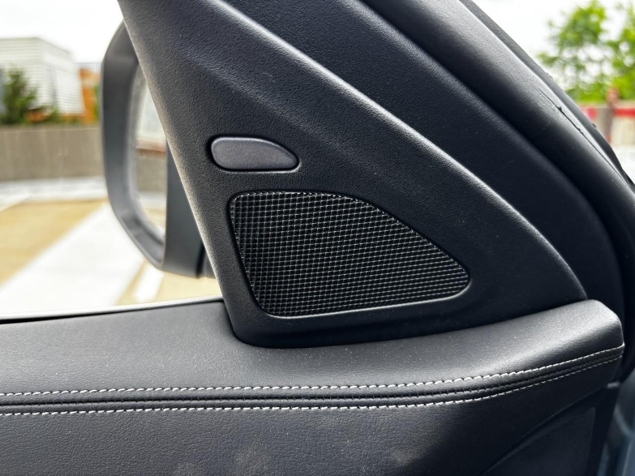 INFINITI QX55 Vehicle Full-screen Gallery Image 35