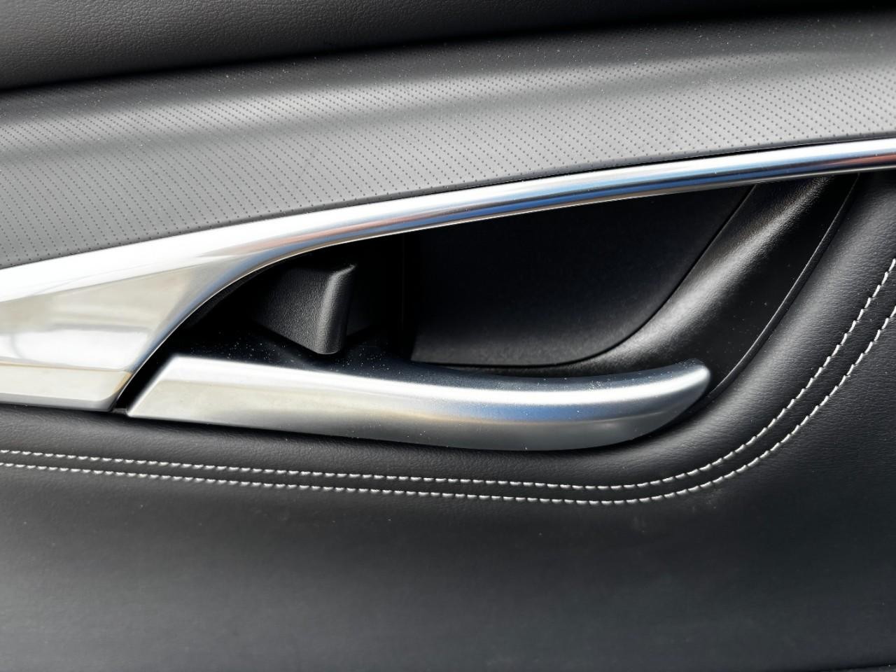 INFINITI QX55 Vehicle Full-screen Gallery Image 36