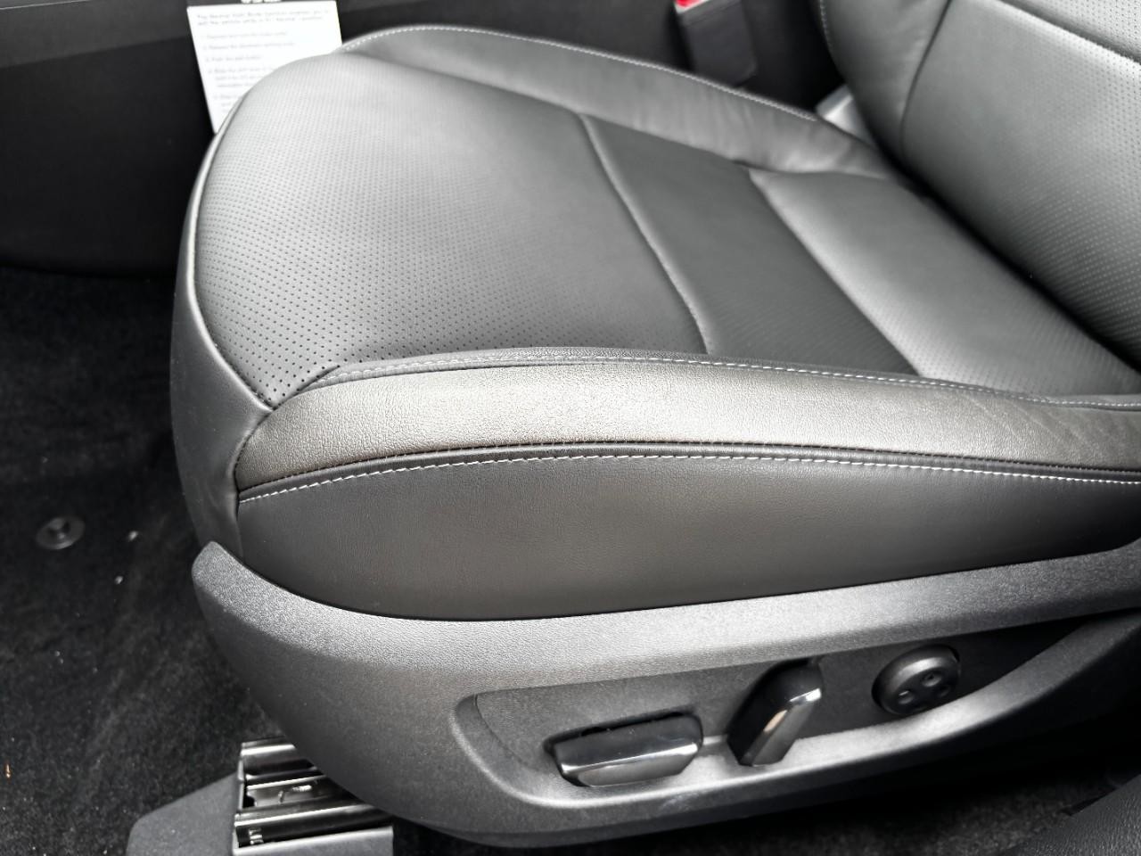 INFINITI QX55 Vehicle Full-screen Gallery Image 39