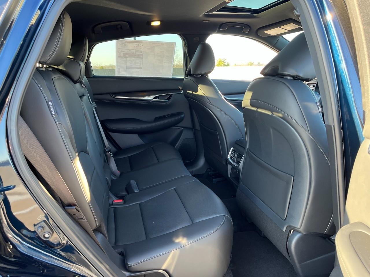 INFINITI QX55 Vehicle Full-screen Gallery Image 13