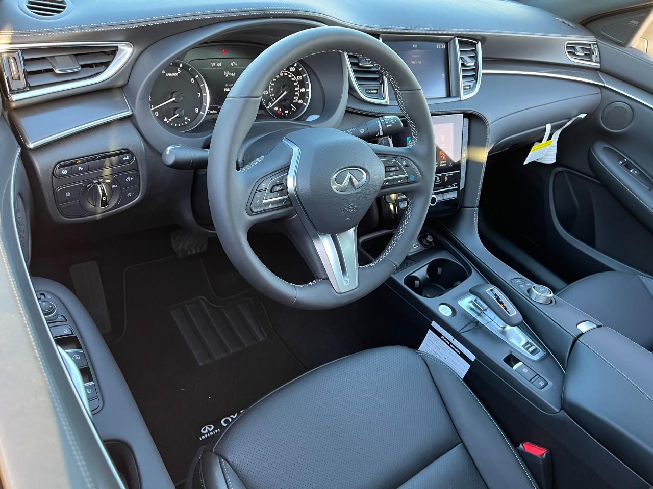 INFINITI QX55 Vehicle Full-screen Gallery Image 20