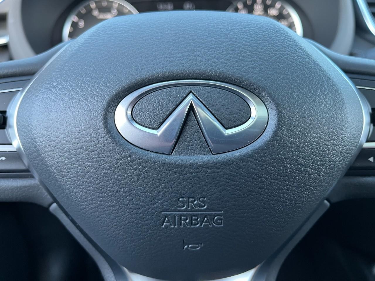 INFINITI QX55 Vehicle Full-screen Gallery Image 22