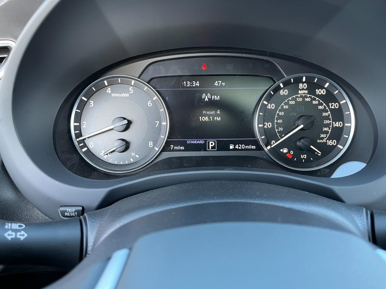 INFINITI QX55 Vehicle Full-screen Gallery Image 24