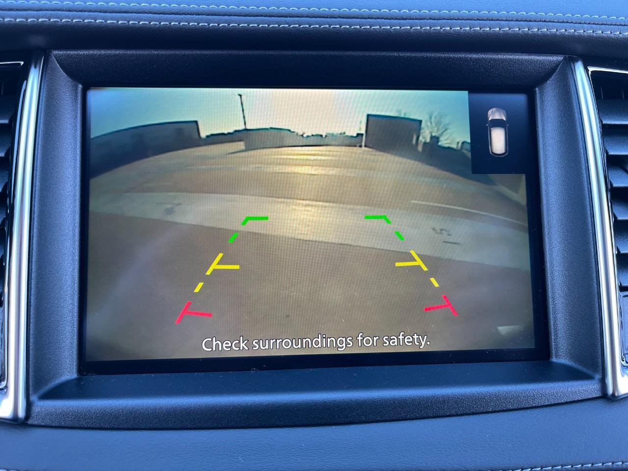 INFINITI QX55 Vehicle Full-screen Gallery Image 26