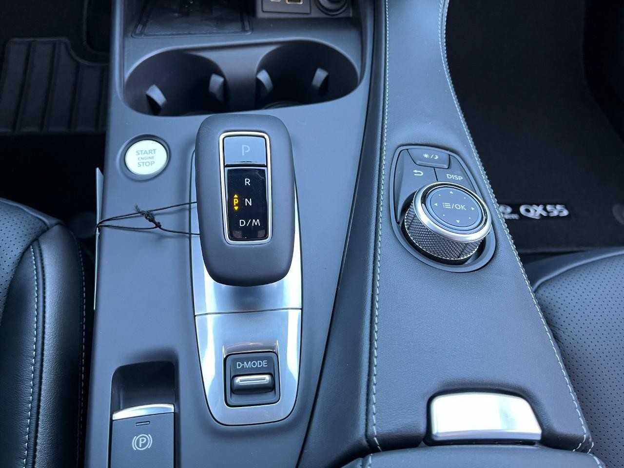 INFINITI QX55 Vehicle Full-screen Gallery Image 28