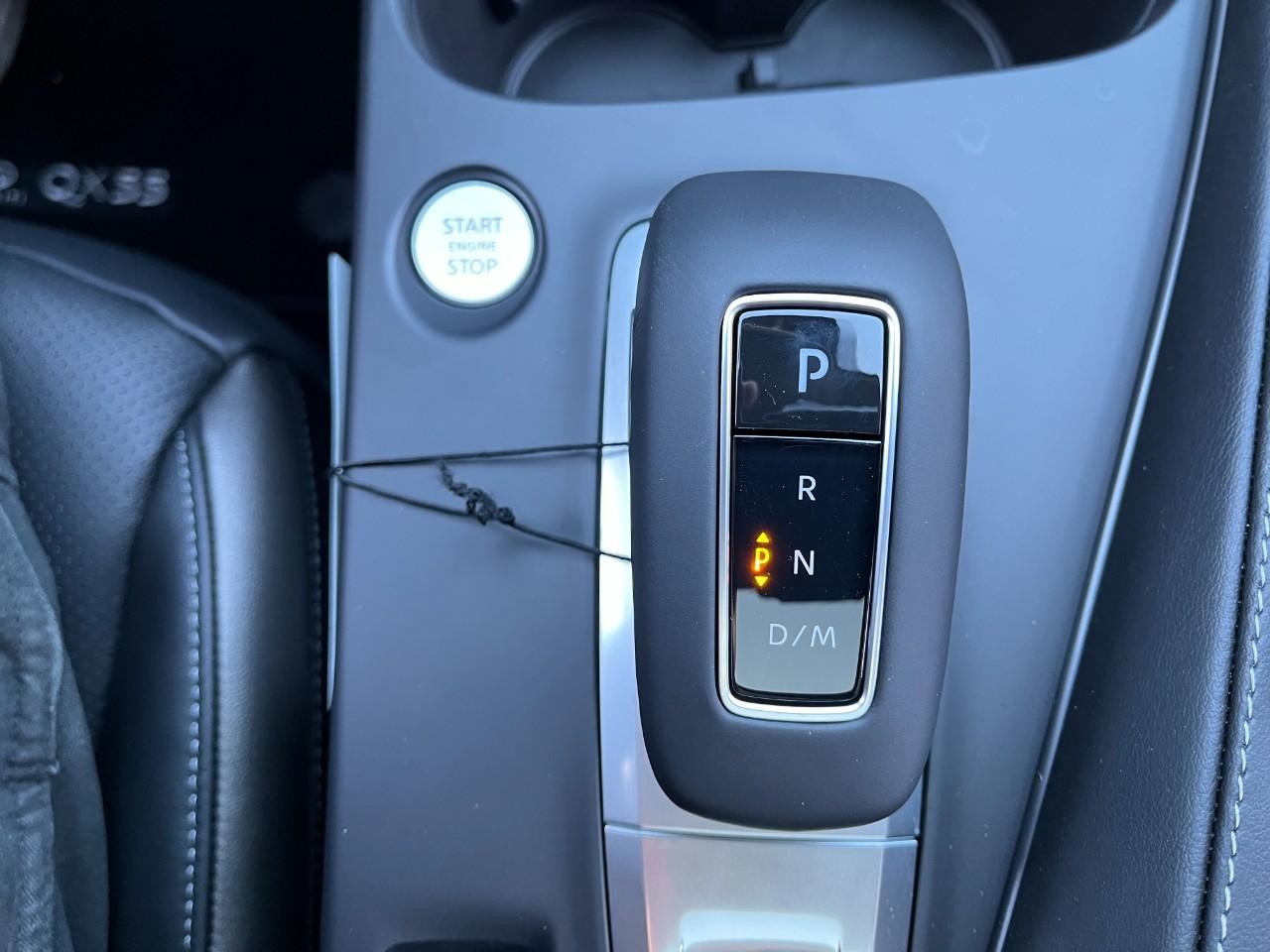 INFINITI QX55 Vehicle Full-screen Gallery Image 30