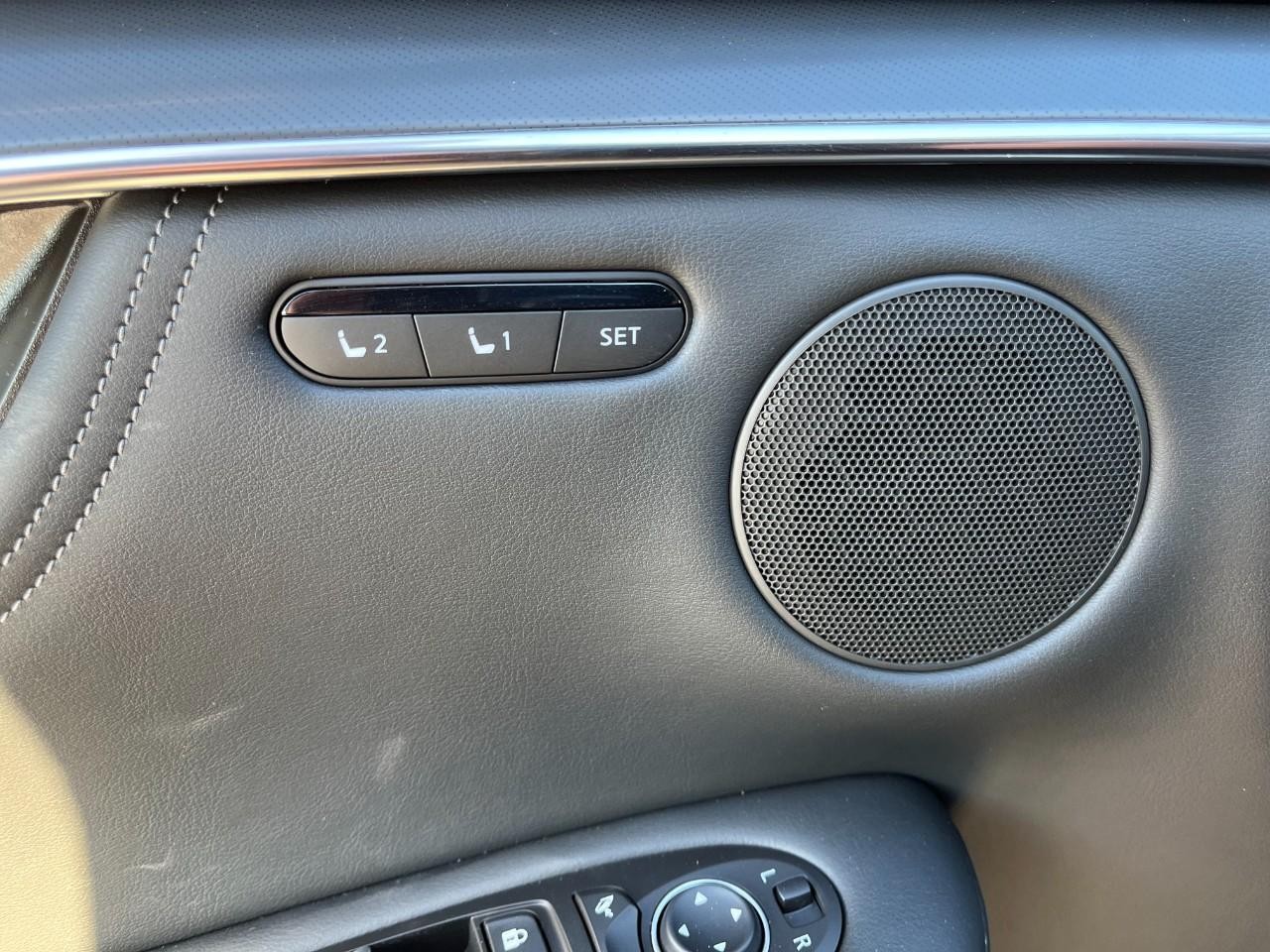 INFINITI QX55 Vehicle Full-screen Gallery Image 33