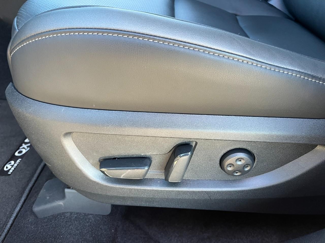 INFINITI QX55 Vehicle Full-screen Gallery Image 35