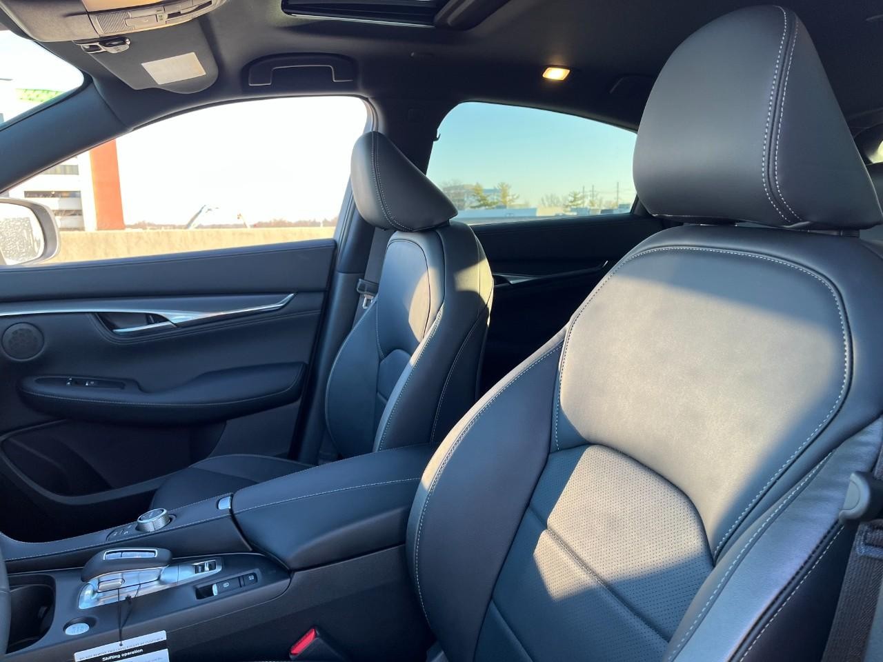 INFINITI QX55 Vehicle Full-screen Gallery Image 36