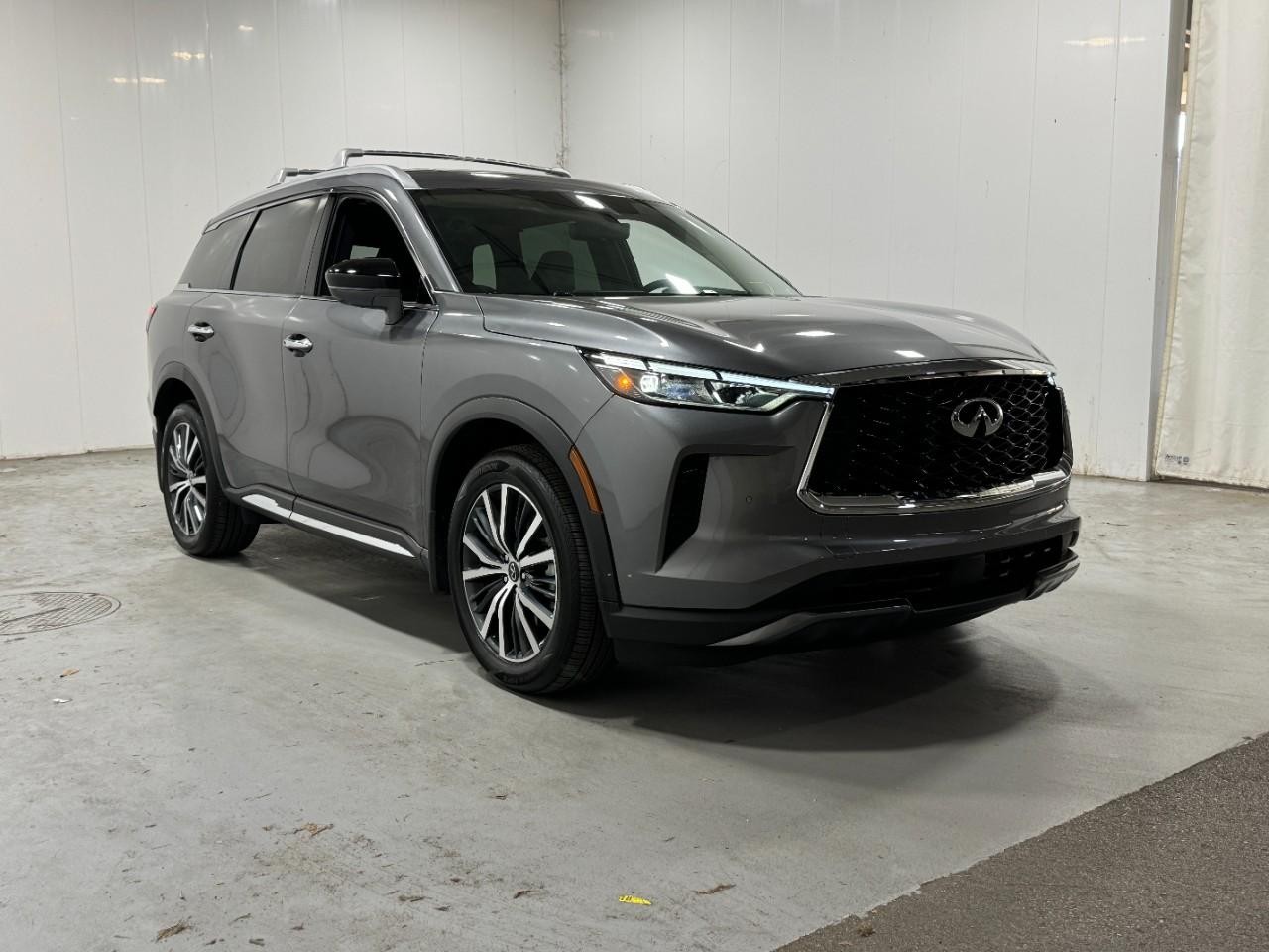 INFINITI QX60 Vehicle Full-screen Gallery Image 6