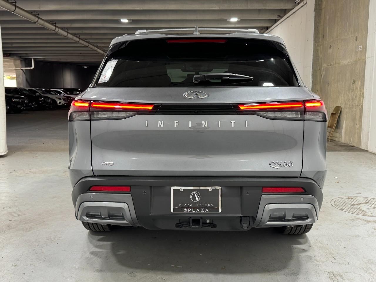 INFINITI QX60 Vehicle Full-screen Gallery Image 9