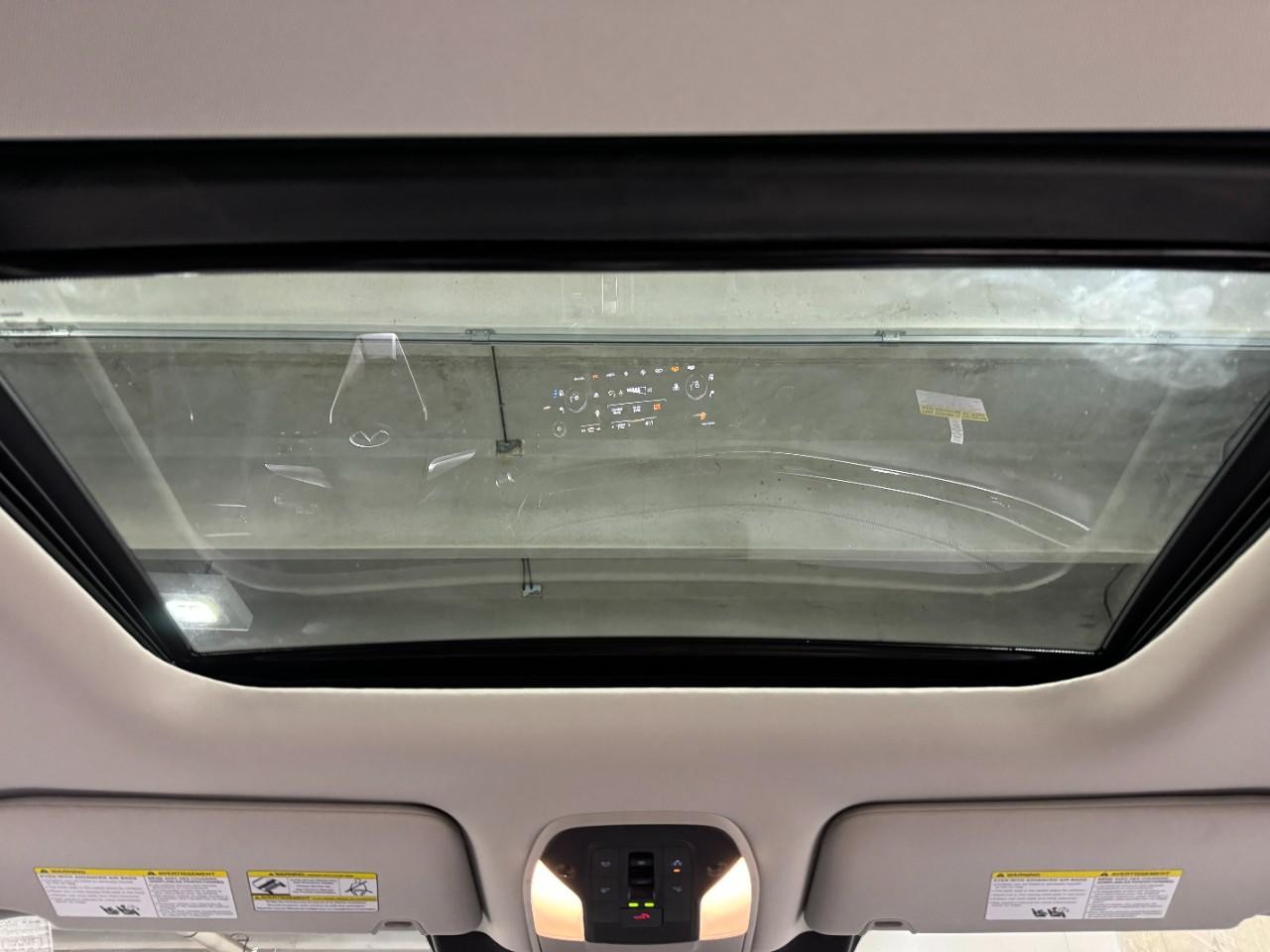 INFINITI QX60 Vehicle Full-screen Gallery Image 12