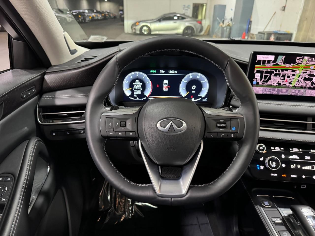 INFINITI QX60 Vehicle Full-screen Gallery Image 14