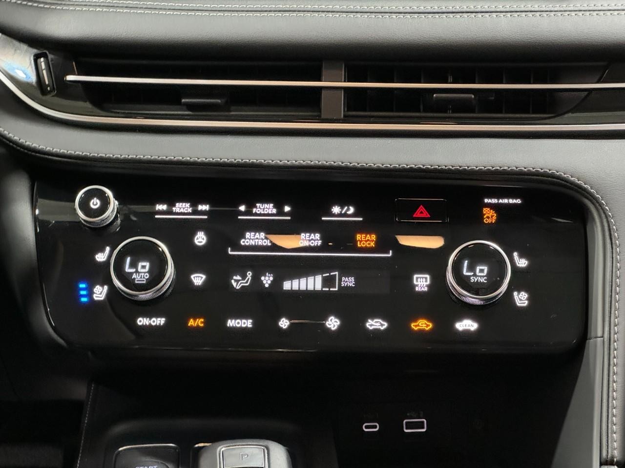 INFINITI QX60 Vehicle Full-screen Gallery Image 16