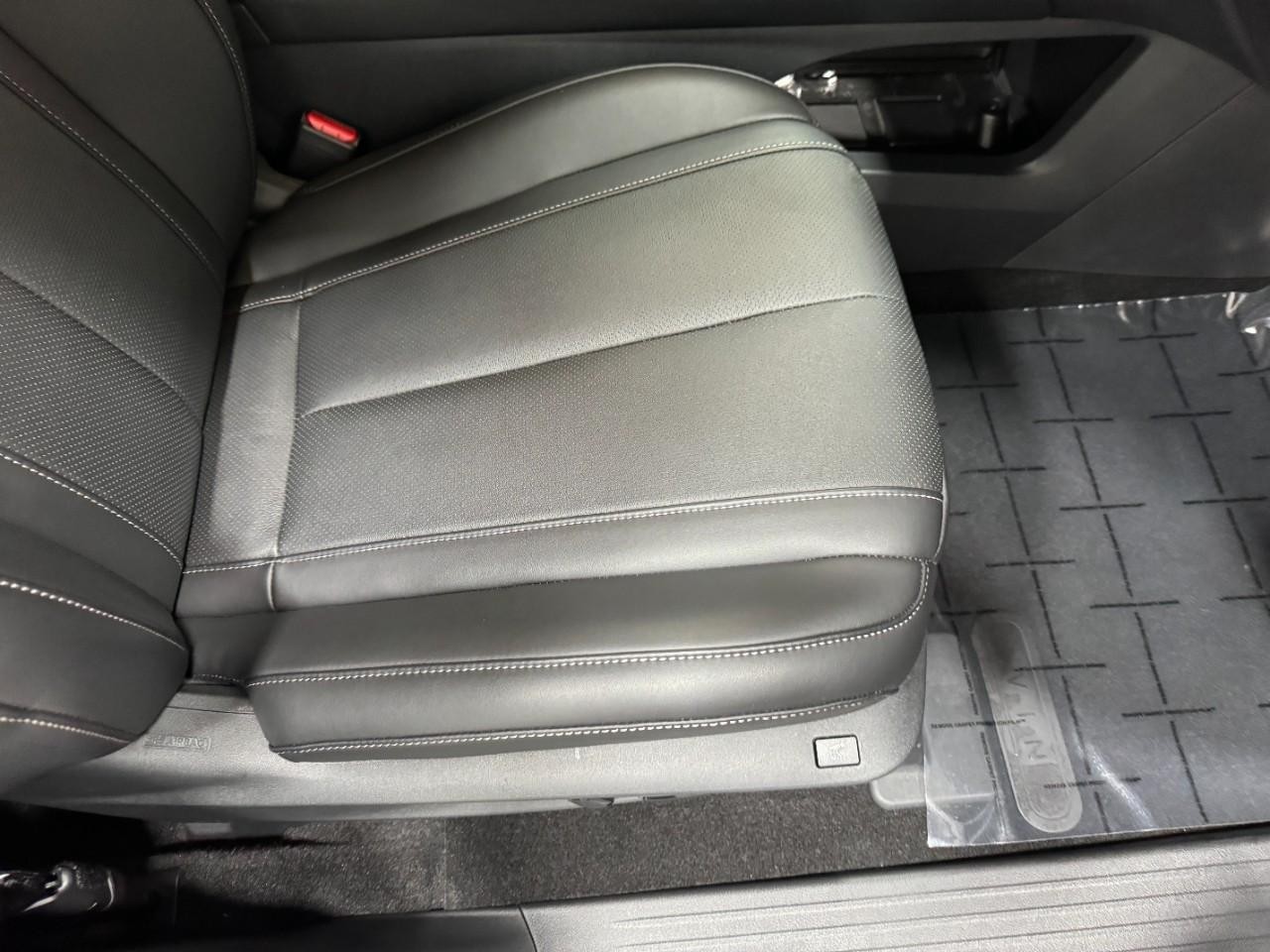 INFINITI QX60 Vehicle Full-screen Gallery Image 20