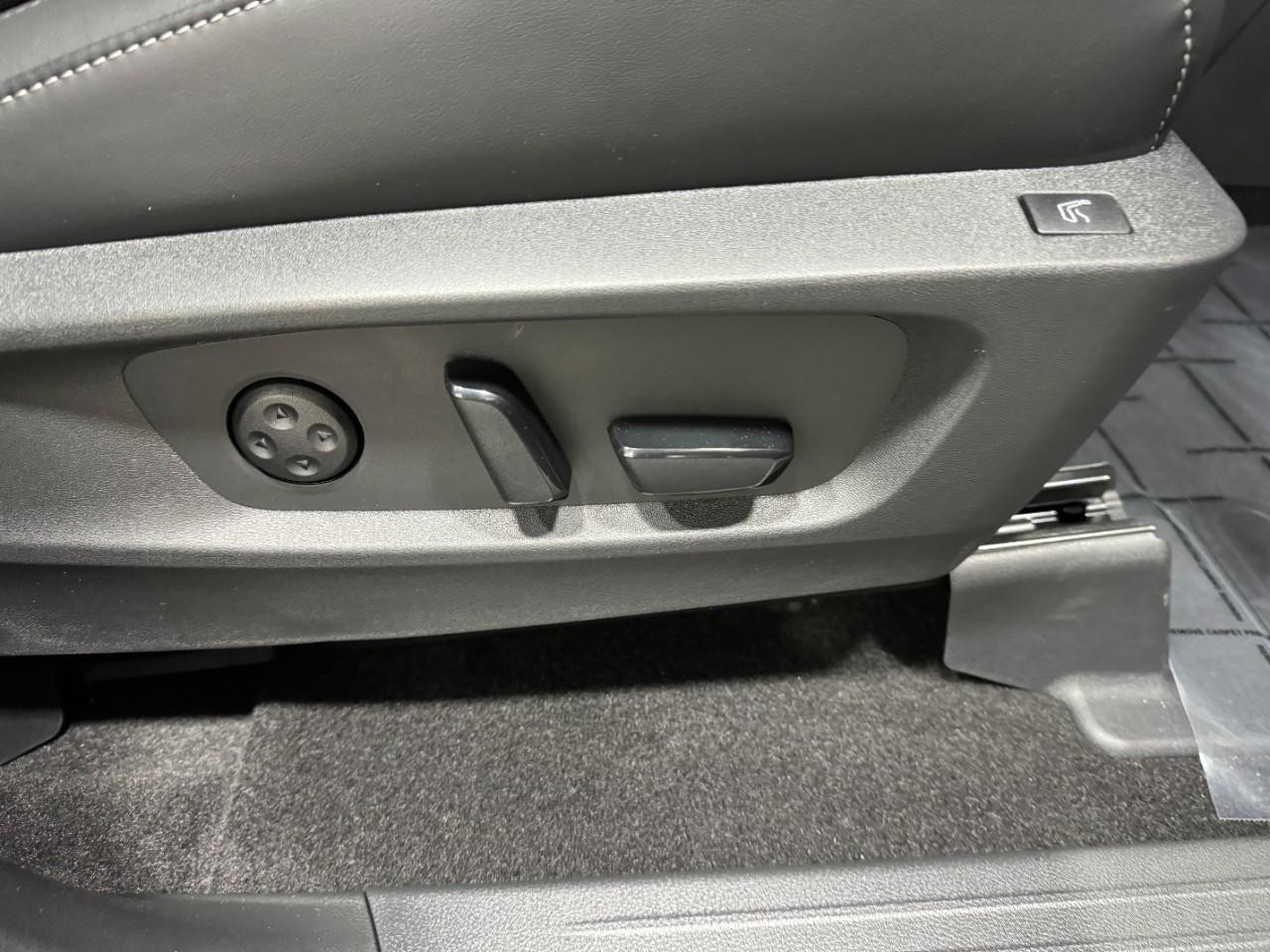 INFINITI QX60 Vehicle Full-screen Gallery Image 21