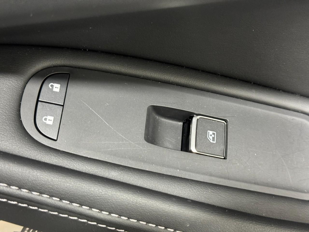 INFINITI QX60 Vehicle Full-screen Gallery Image 23