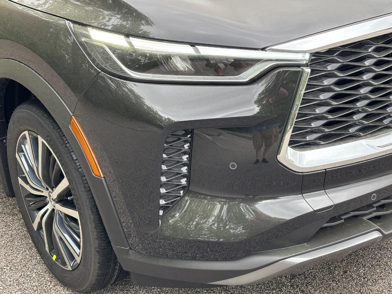 INFINITI QX60 Vehicle Full-screen Gallery Image 8