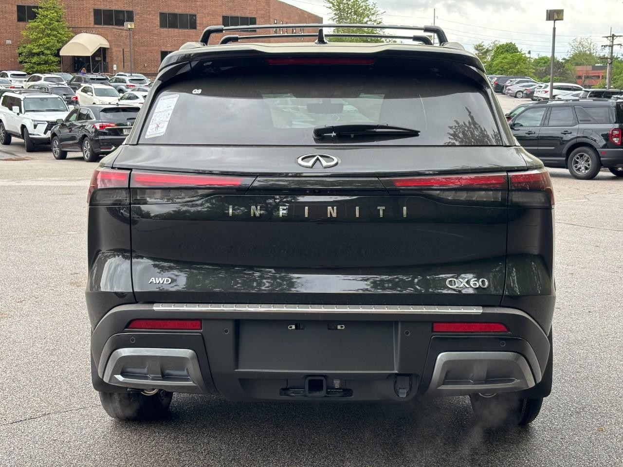 INFINITI QX60 Vehicle Full-screen Gallery Image 10