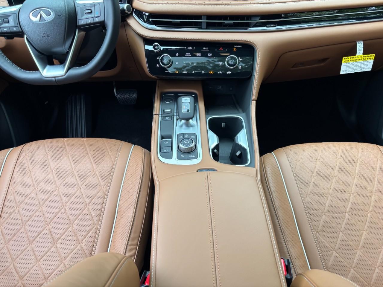 INFINITI QX60 Vehicle Full-screen Gallery Image 18