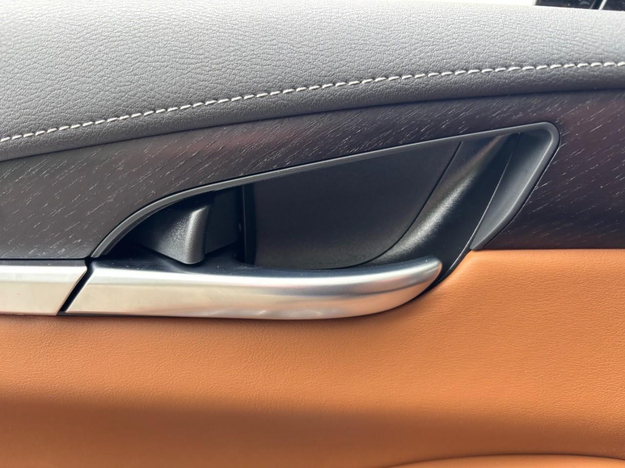 INFINITI QX60 Vehicle Full-screen Gallery Image 36