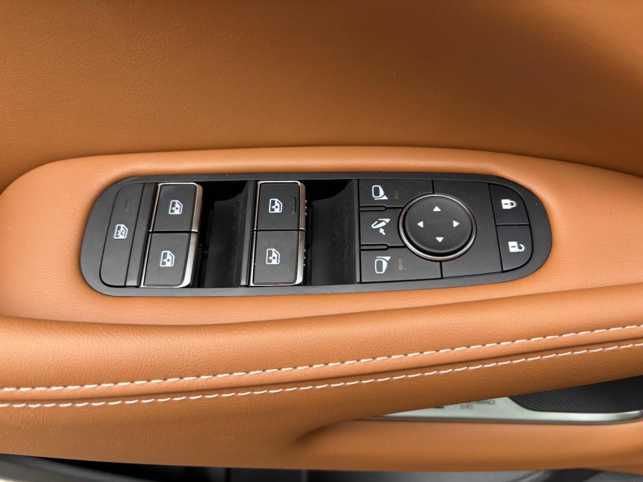 INFINITI QX60 Vehicle Full-screen Gallery Image 37