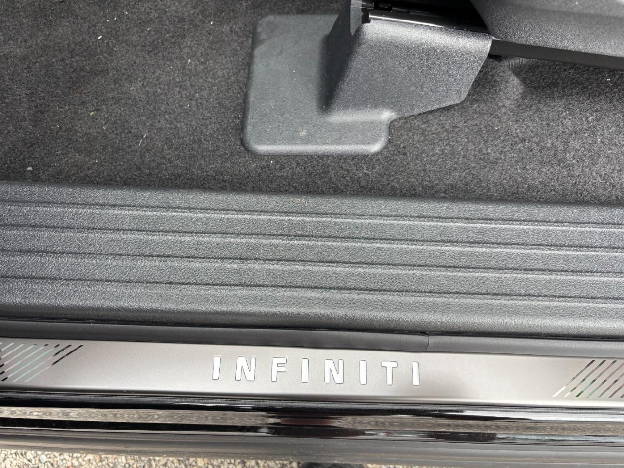 INFINITI QX60 Vehicle Full-screen Gallery Image 39