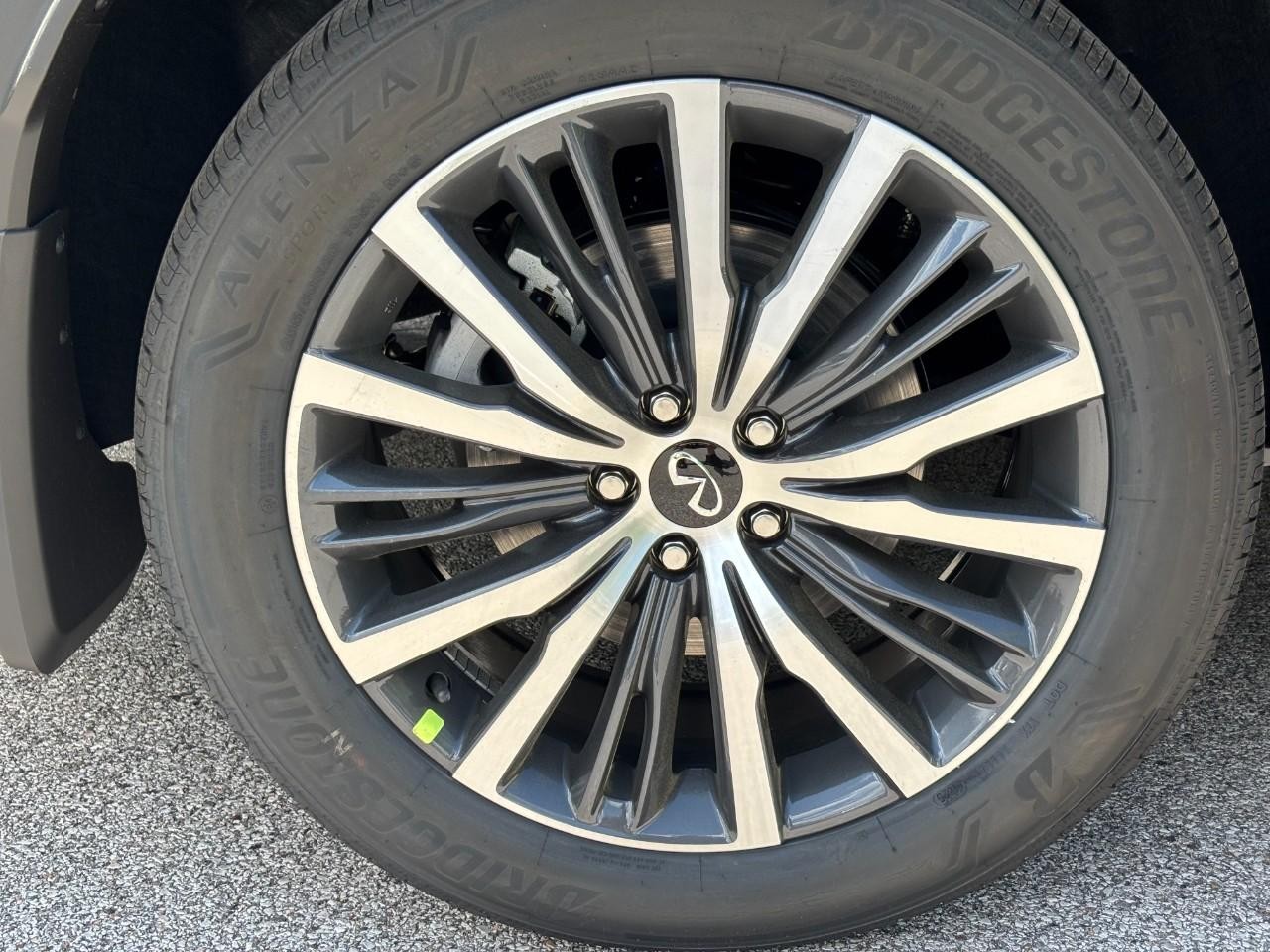 INFINITI QX60 Vehicle Full-screen Gallery Image 5