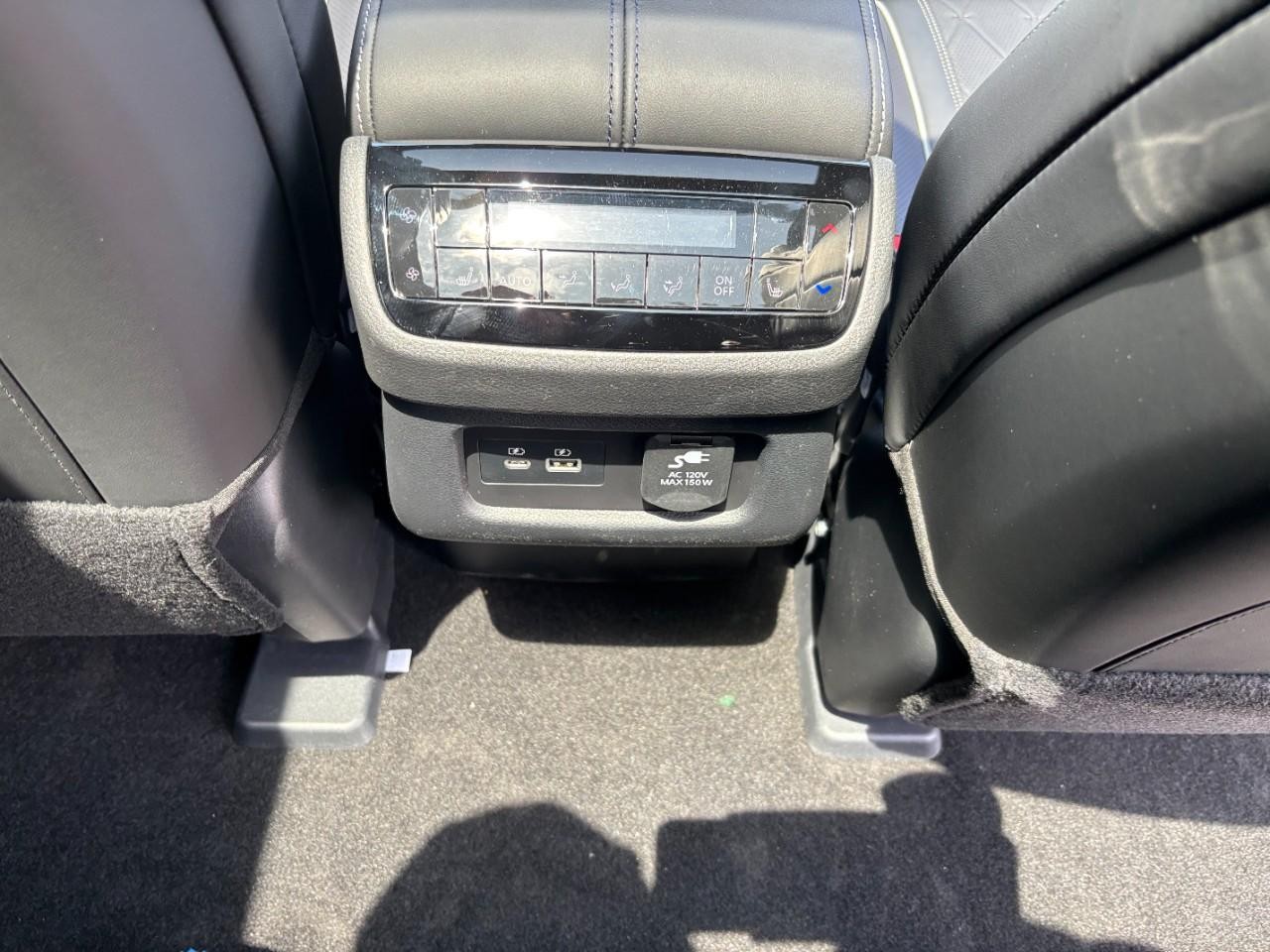 INFINITI QX60 Vehicle Full-screen Gallery Image 19