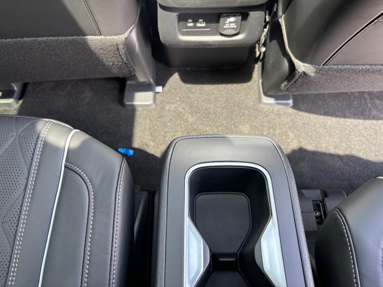 INFINITI QX60 Vehicle Full-screen Gallery Image 20