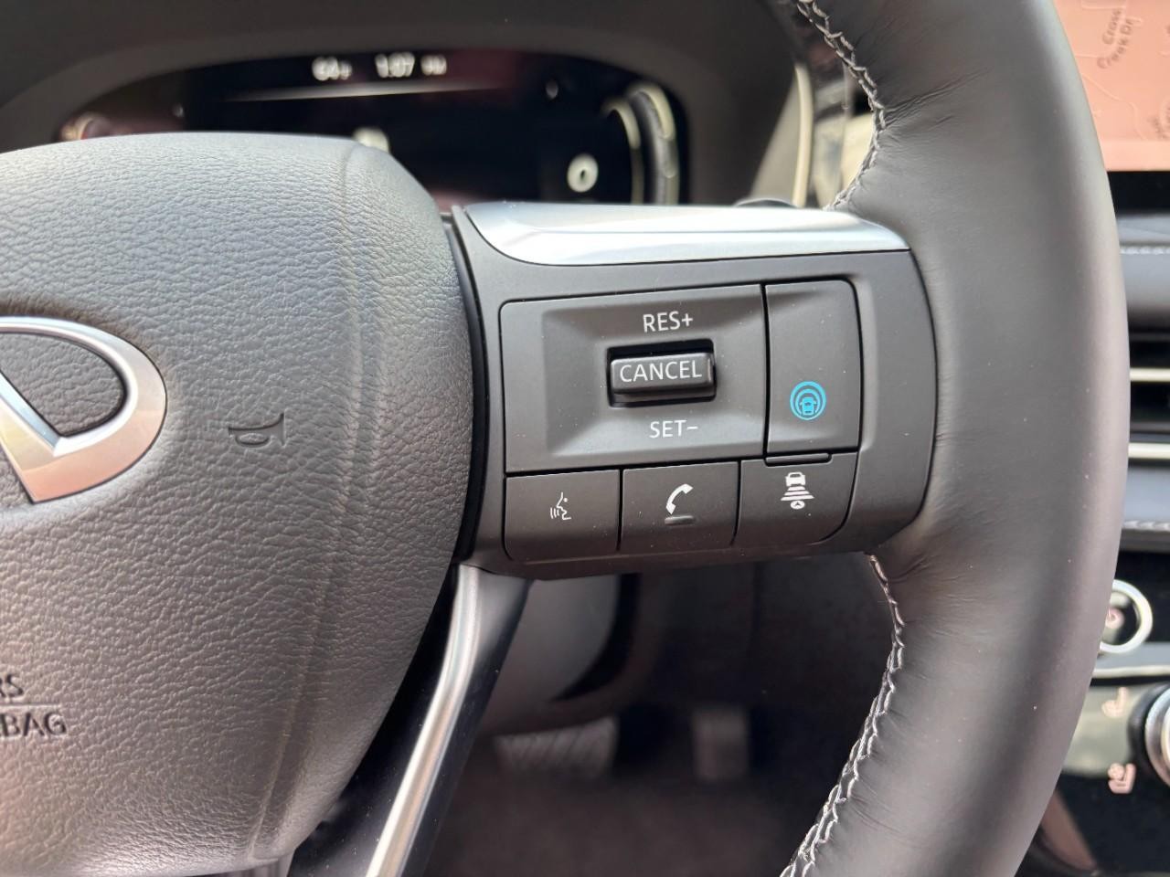 INFINITI QX60 Vehicle Full-screen Gallery Image 25