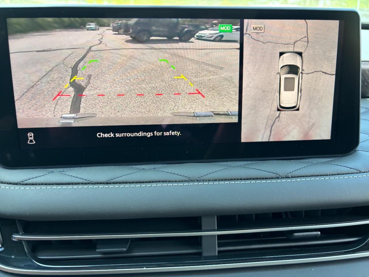 INFINITI QX60 Vehicle Full-screen Gallery Image 28