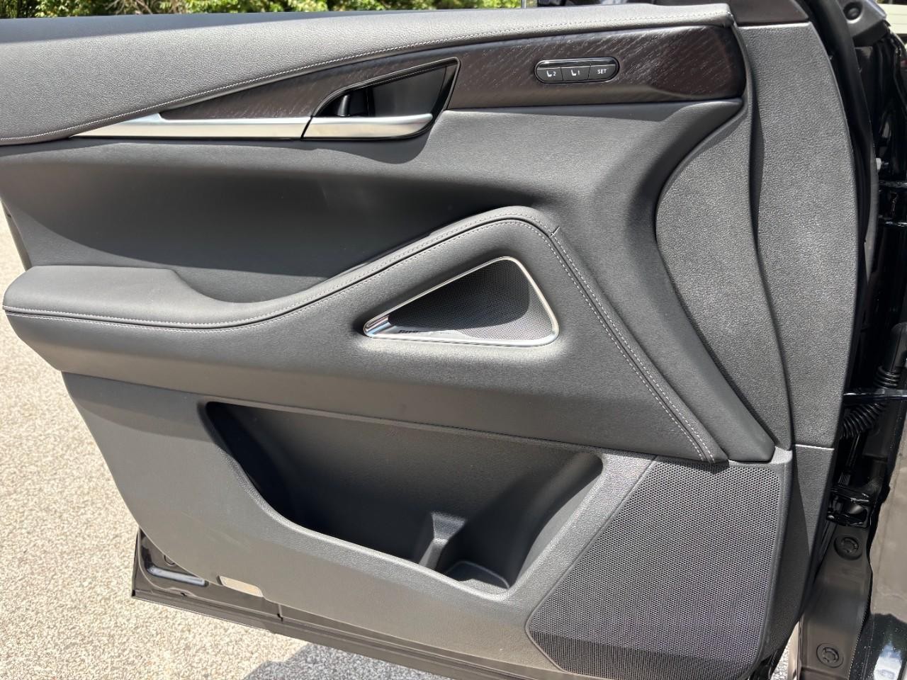 INFINITI QX60 Vehicle Full-screen Gallery Image 36