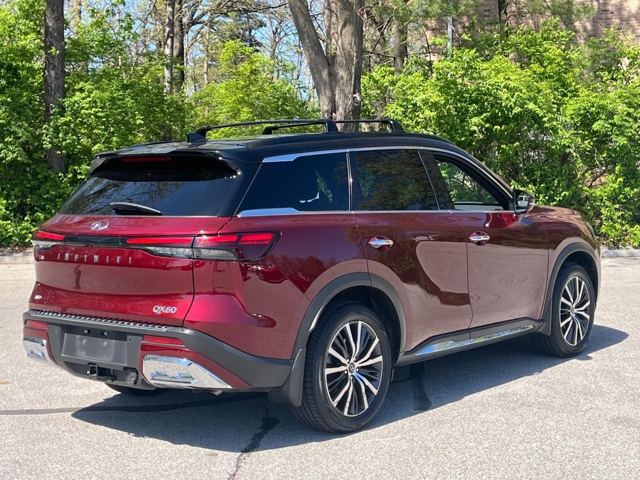 INFINITI QX60 Vehicle Full-screen Gallery Image 4