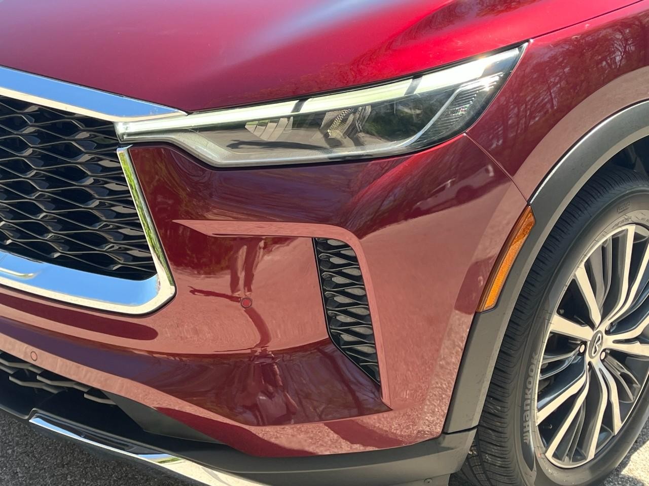 INFINITI QX60 Vehicle Full-screen Gallery Image 9
