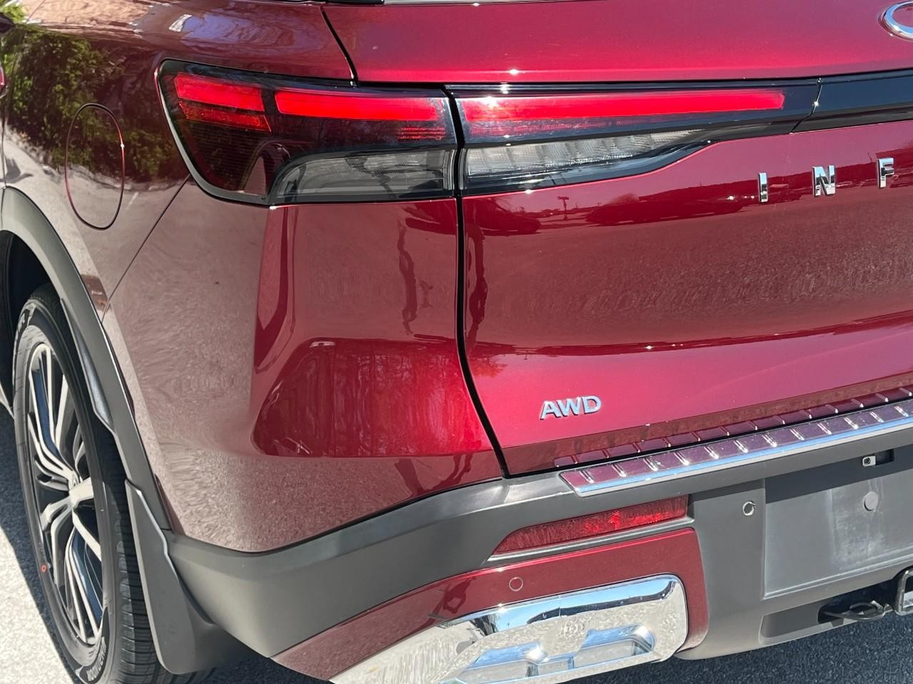 INFINITI QX60 Vehicle Full-screen Gallery Image 11