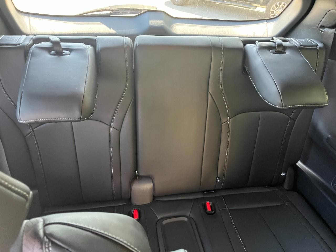 INFINITI QX60 Vehicle Full-screen Gallery Image 13