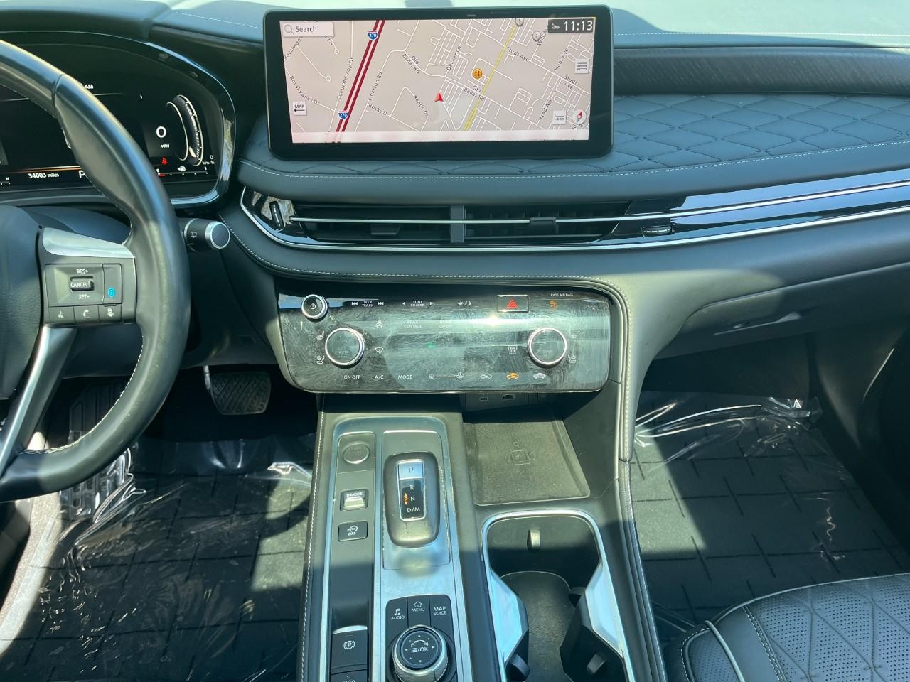 INFINITI QX60 Vehicle Full-screen Gallery Image 17