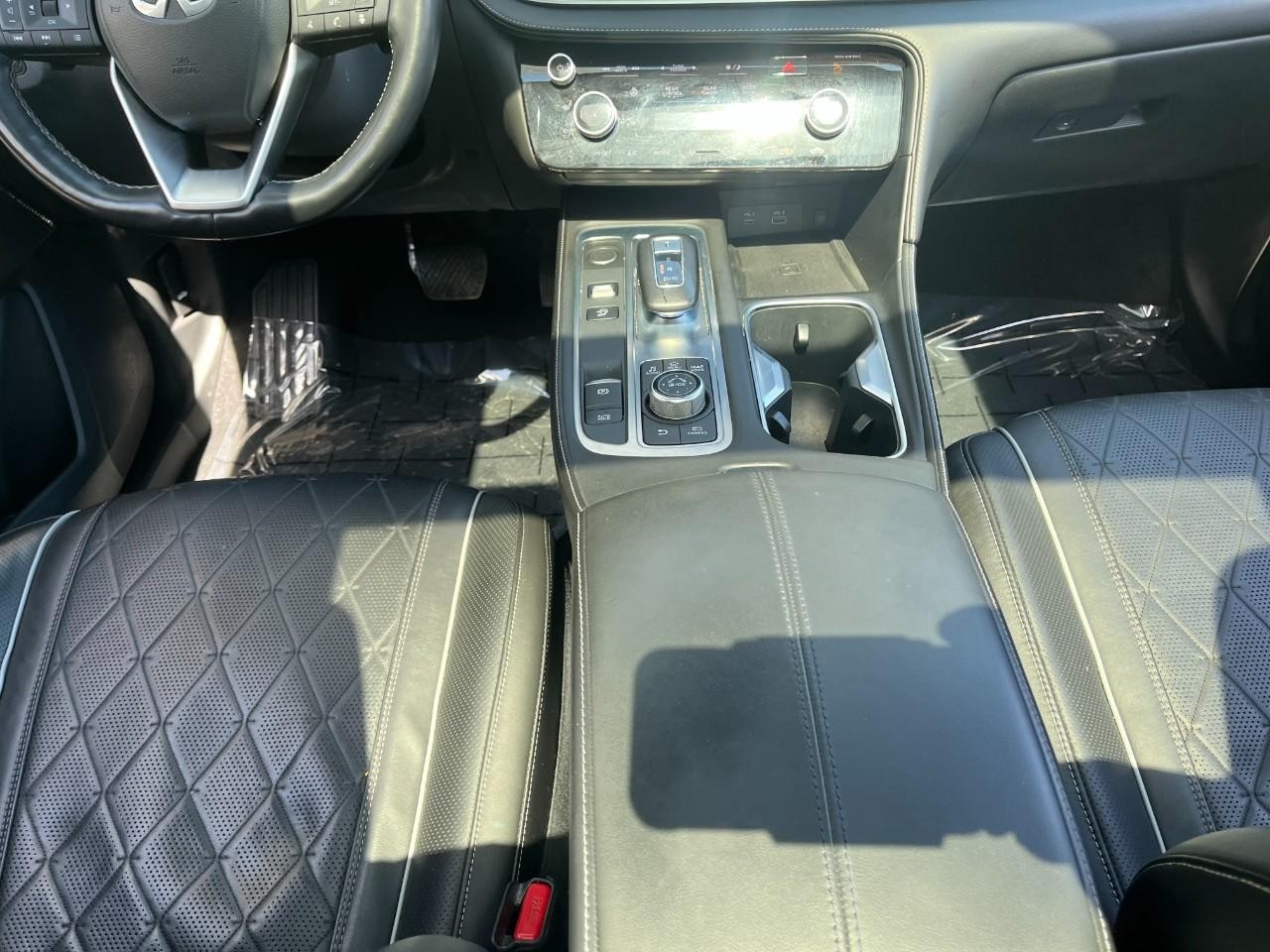 INFINITI QX60 Vehicle Full-screen Gallery Image 18